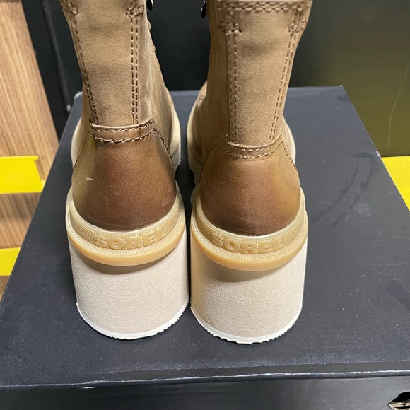 Brand new in box Sorel hi-line lace boot - Picture 3 of 4